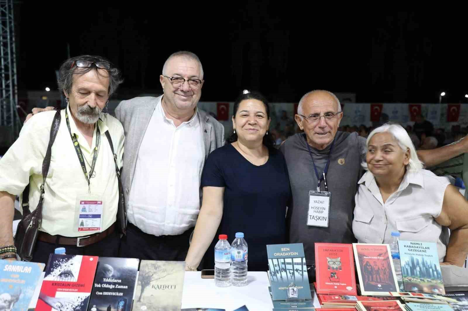 Edremit Kitap Fuarı'nda Dördüncü Gün Renkli Etkinliklerle Geçti