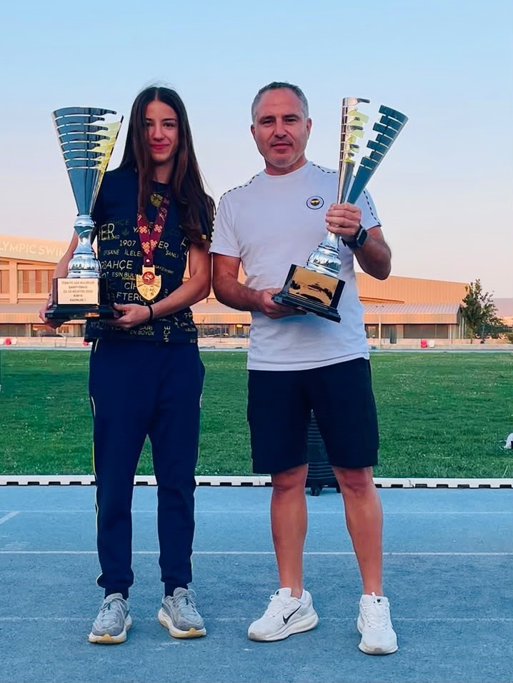 Zülal Gültepe, Türk Atletizm Tarihinde İz Bıraktı