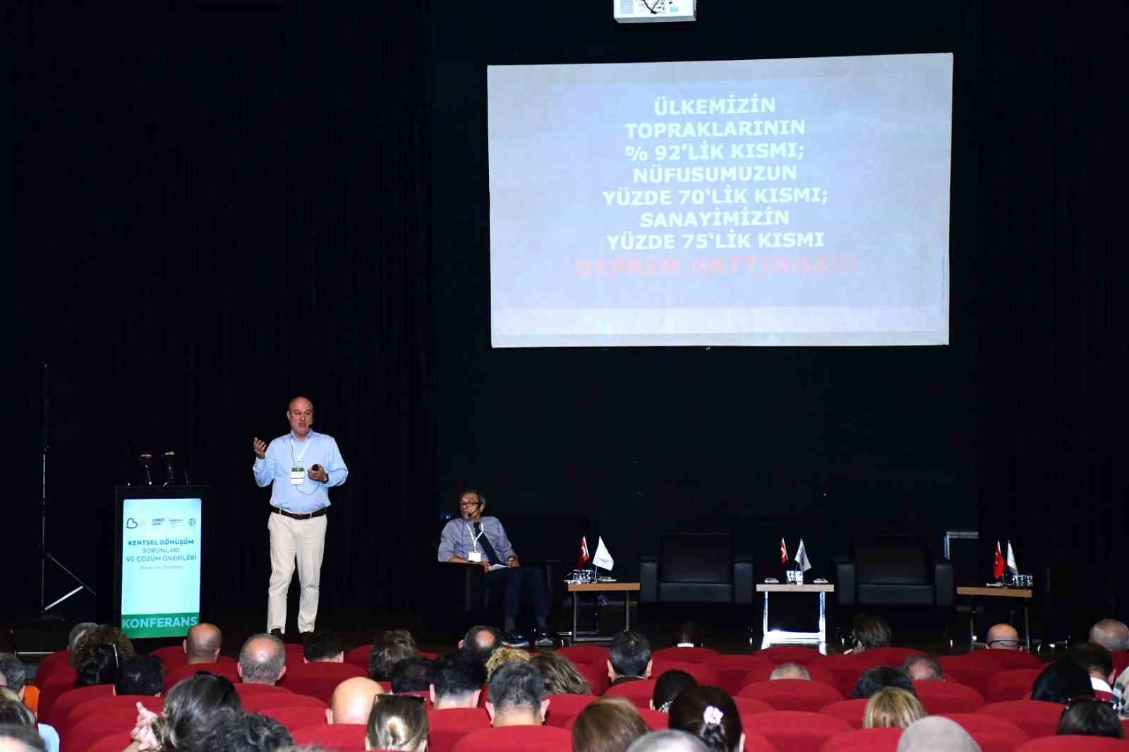 Balıkesir'de Kentsel Dönüşüm Konferansı: Uzmanlar Çözüm Önerilerini Masaya Yatırdı