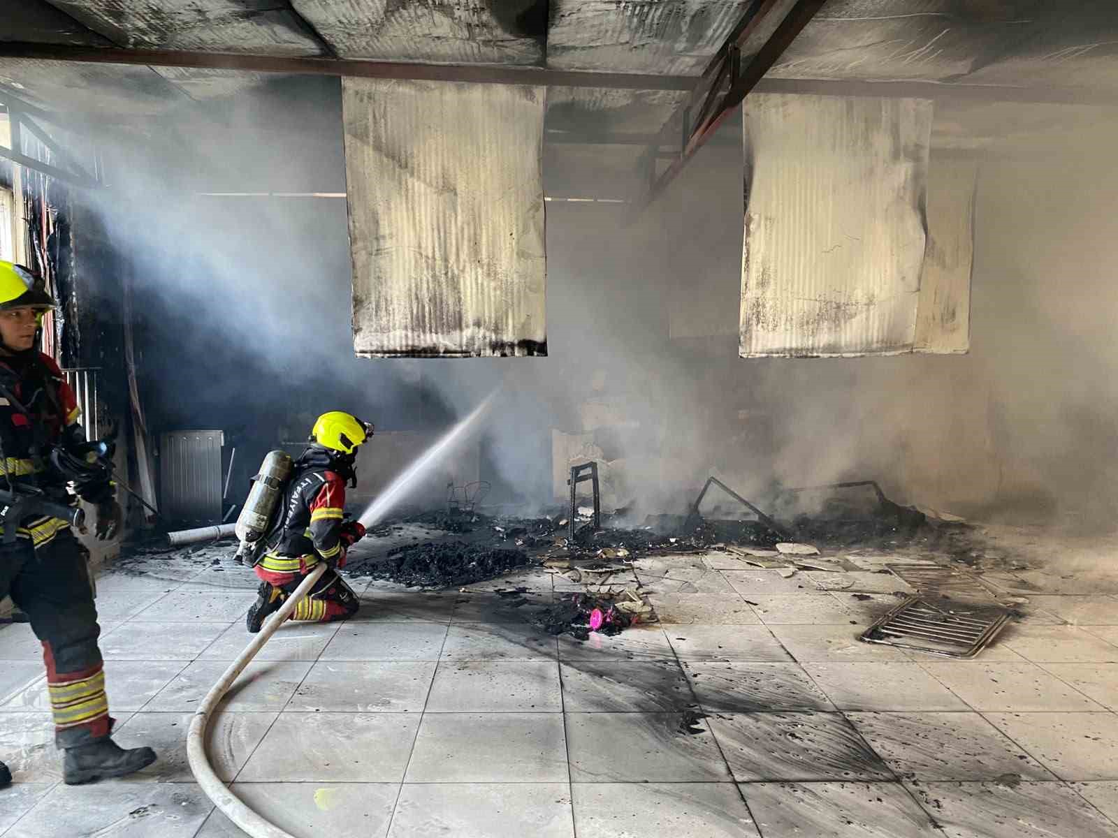 Balıkesir'de Balkonda Çıkan Yangın Korkuttu