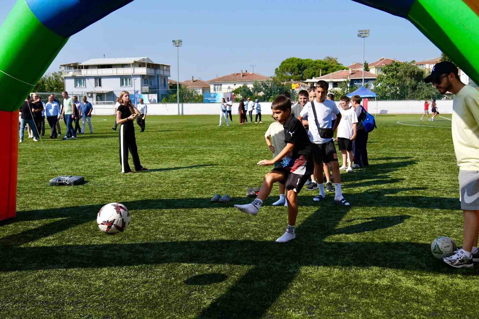 Balıkesir'de Gençlik ve Spor Festivali Rüzgarı Esti