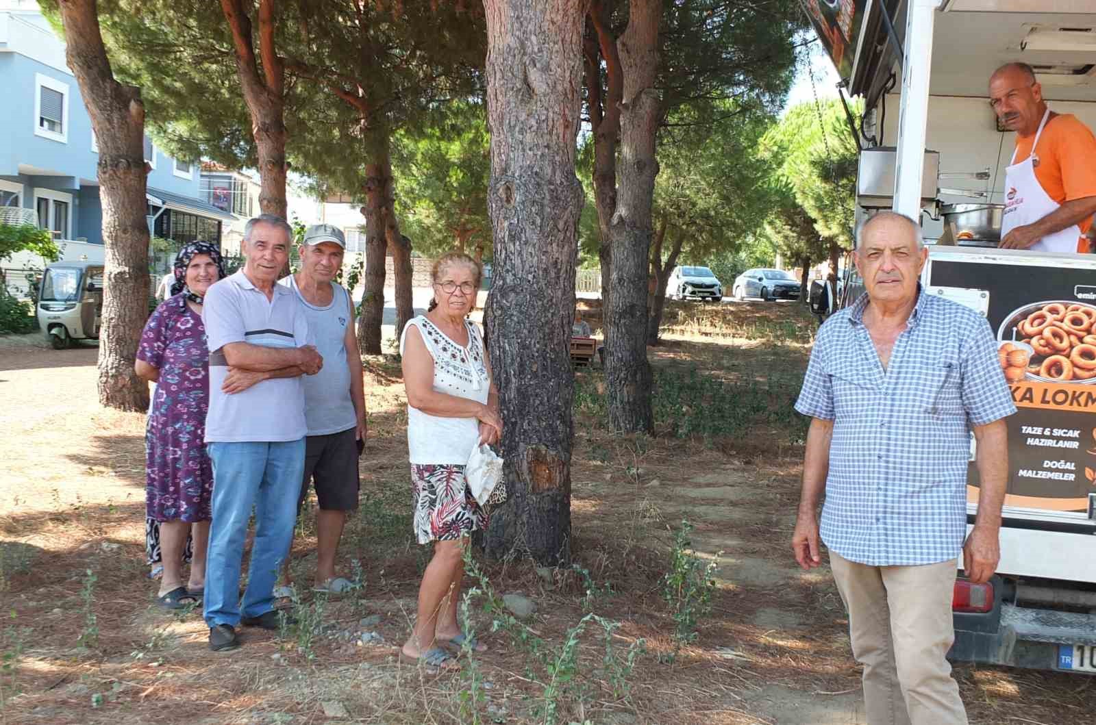 Burhaniye'de Lokma Hayrı Geleneği Coşkuyla Sürüyor