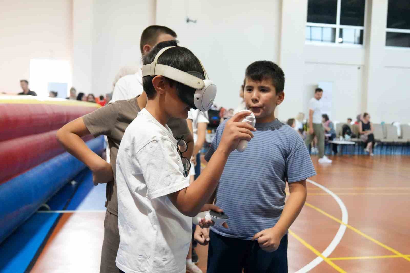 Coşku Dolu Kapanış: Gençlik Yaz Kulübü Şenliği