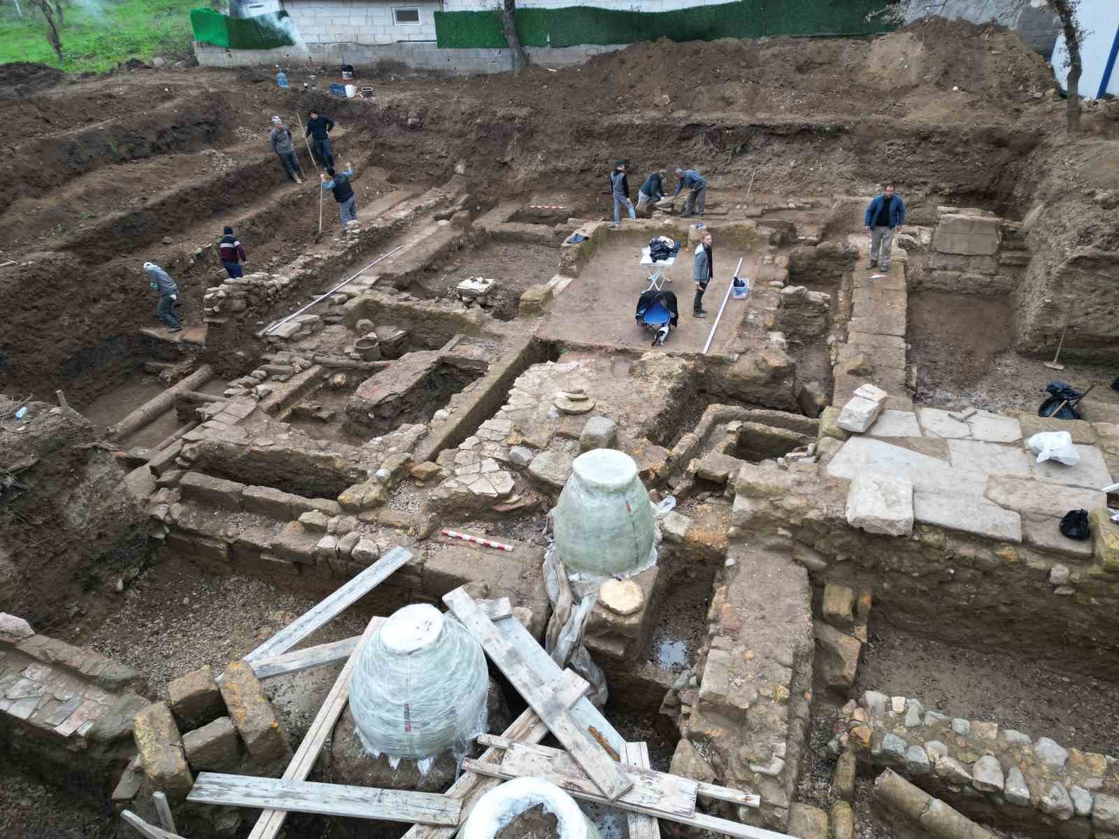 Adramytteion Antik Kenti'nde Büyüleyici Roma Villası Mozaikleri Ortaya Çıktı