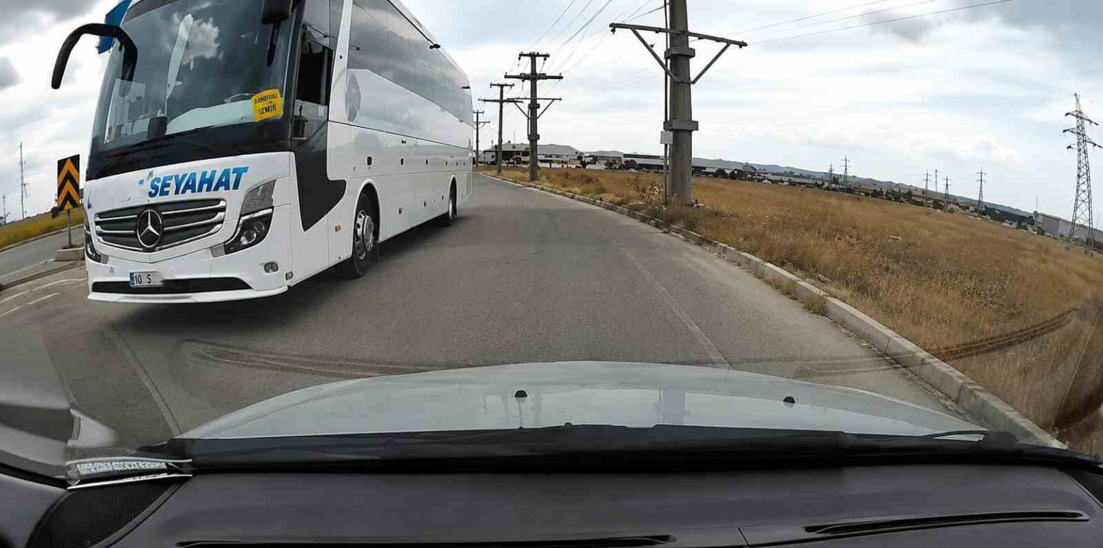 Ters Yönden Seyir Eden Otobüs, Bandırma Trafiğini Tehlikeye Sürdü