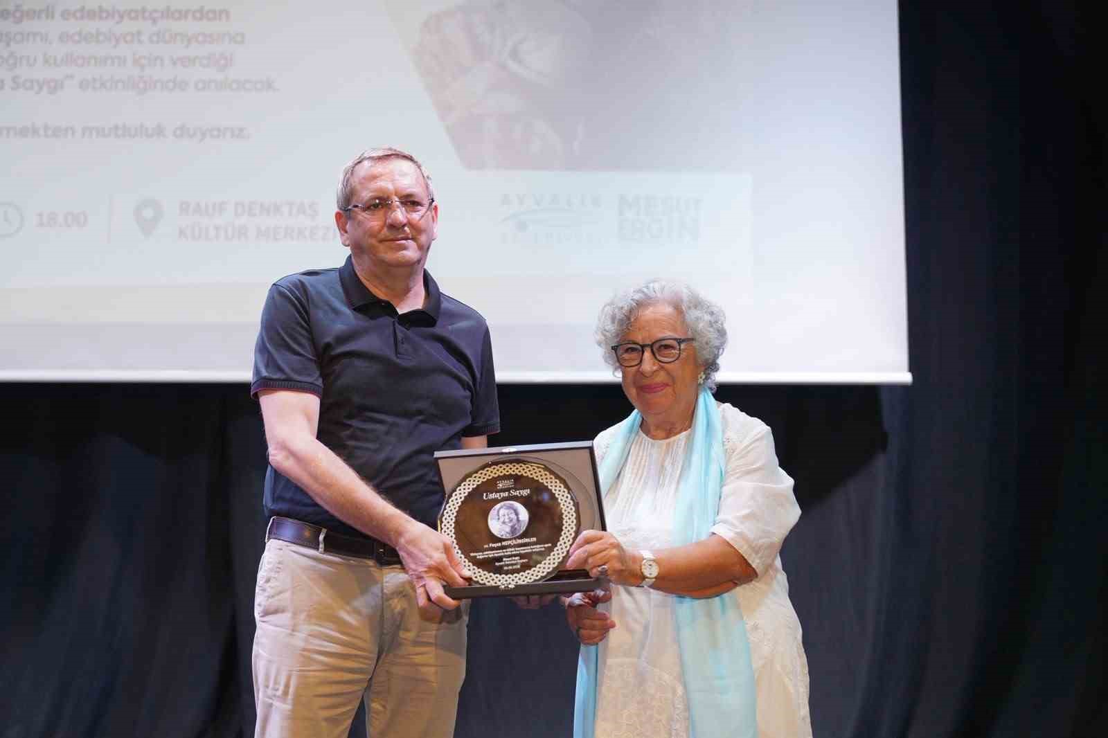 Feyza Hepçilingirler’e Ayvalık’ta Duygusal Bir Vefa Gecesi