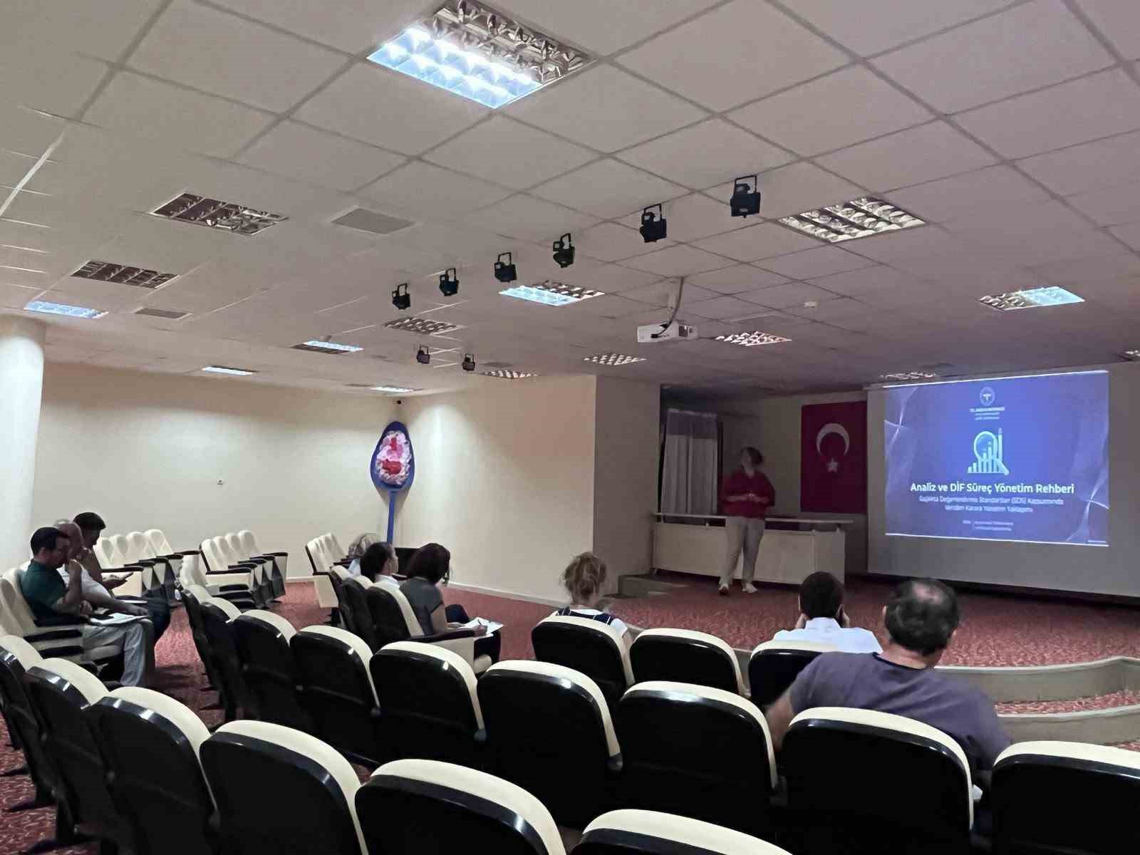 Bandırma Hastanesi'nde Kalite Süreçleri Üzerine Önemli Toplantı Yapıldı