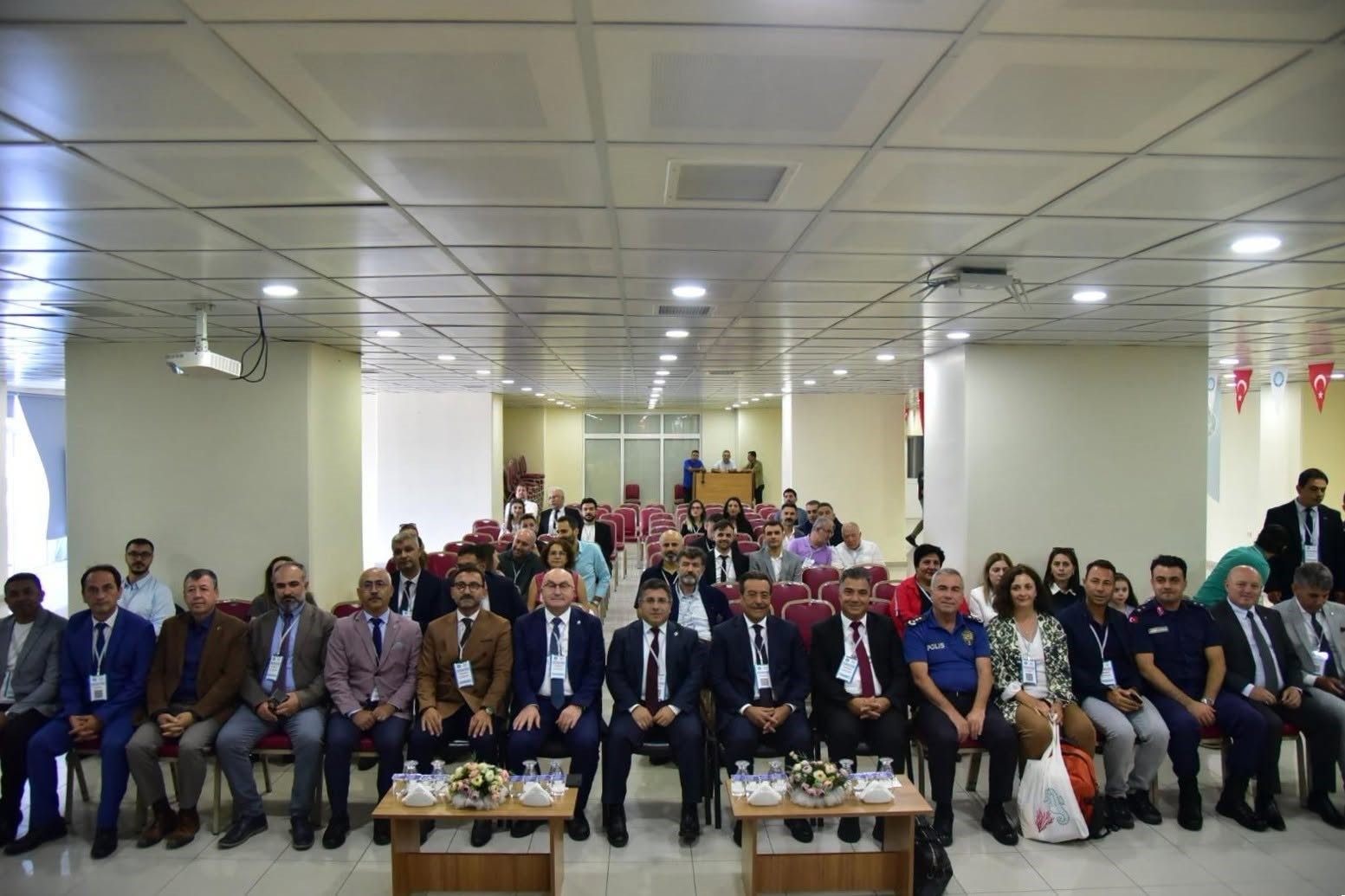 Burhaniye'de Uluslararası Bilim Kongresi Coşkuyla Gerçekleşti
