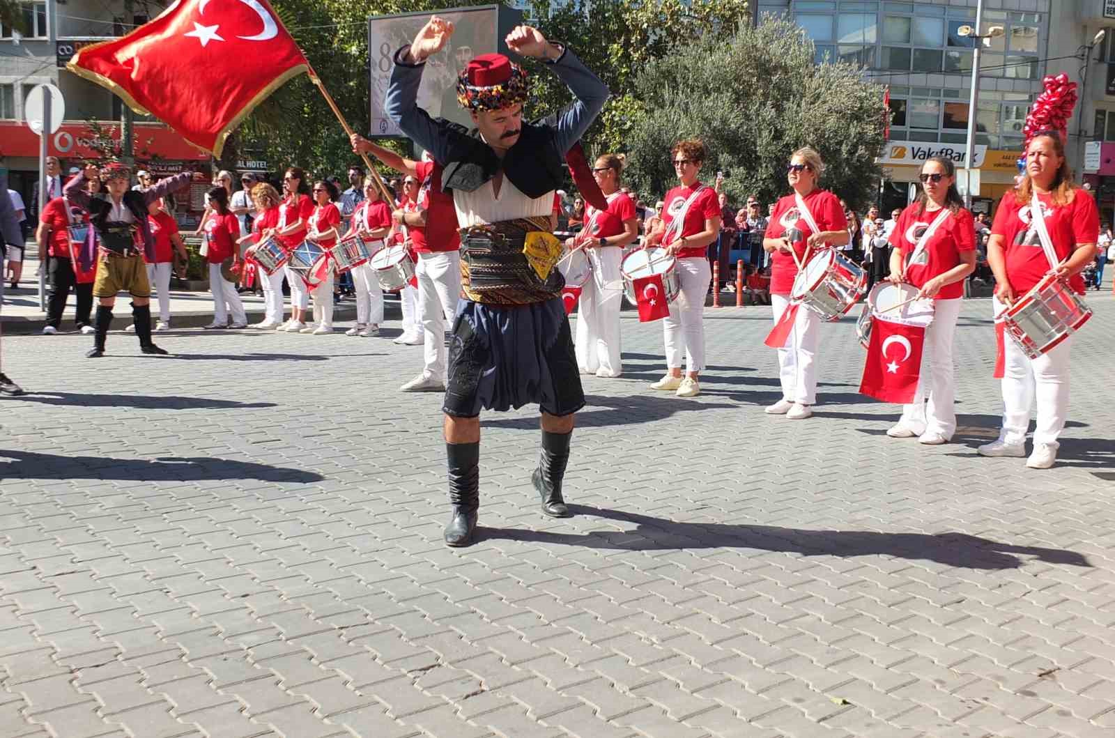Burhaniye'nin Kurtuluşu Coşkuyla Kutlandı