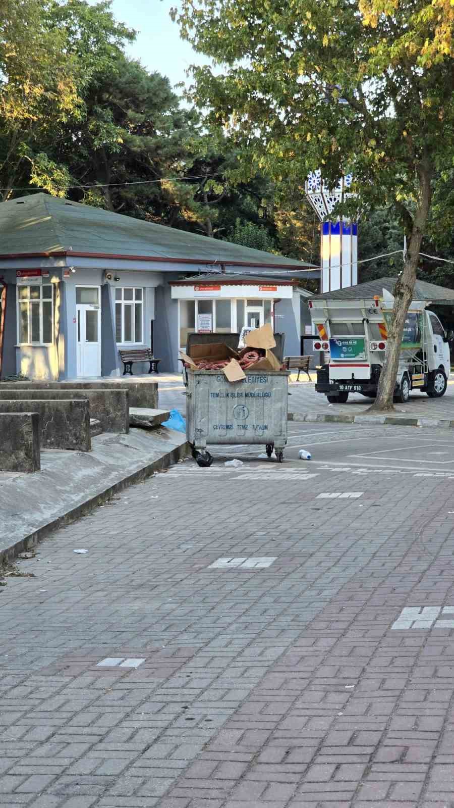 Gönen Fuarında Satılan Sucuklar, Çöpte Bulundu!