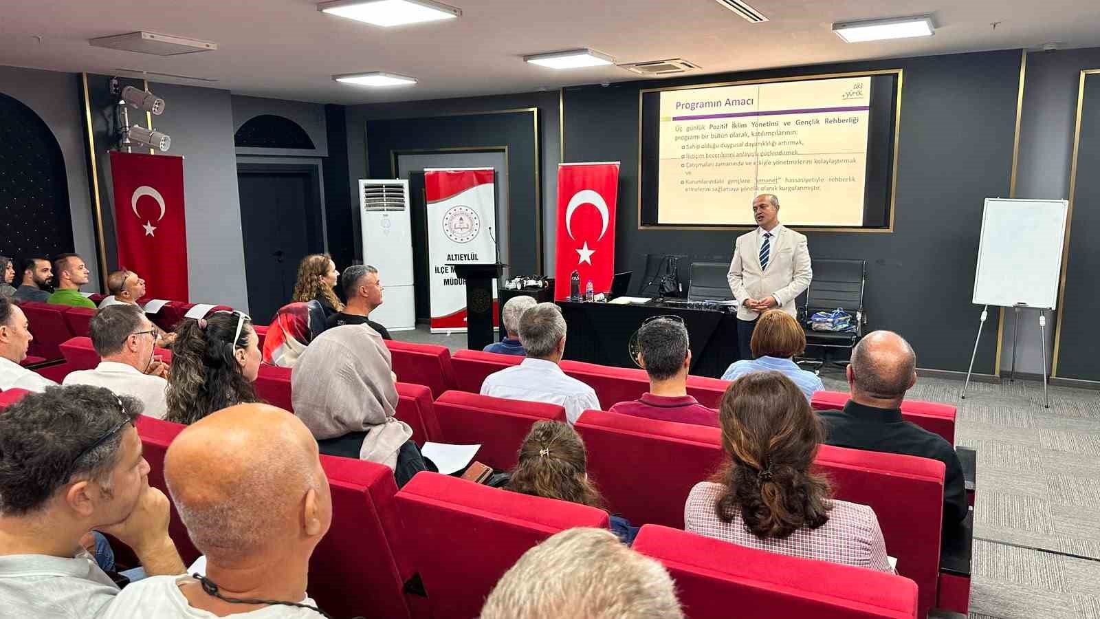 Altıeylül'de Gençlerle İletişimi Güçlendiren Eğitim Programı Başladı