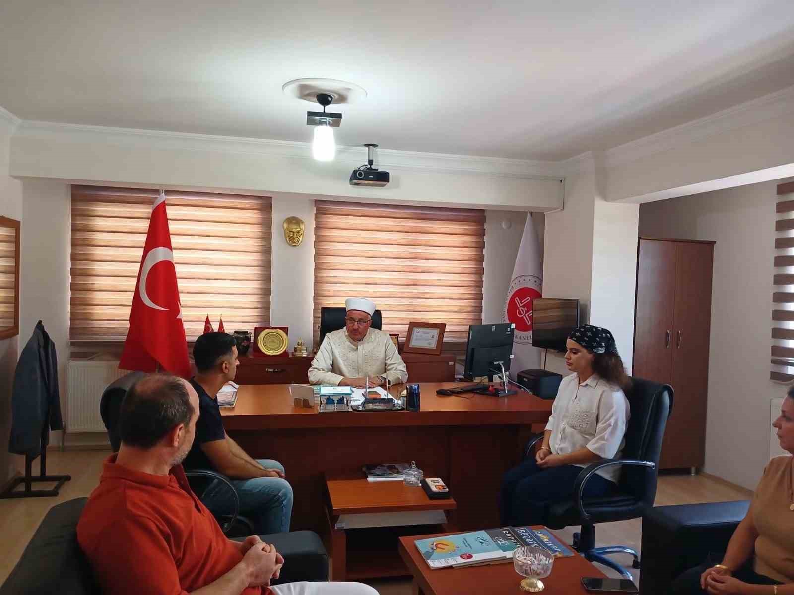 Erdek’te Resmi Nikâh Merasimleri Diyanet İşleri Başkanlığı Yayınları ile Zenginleşiyor
