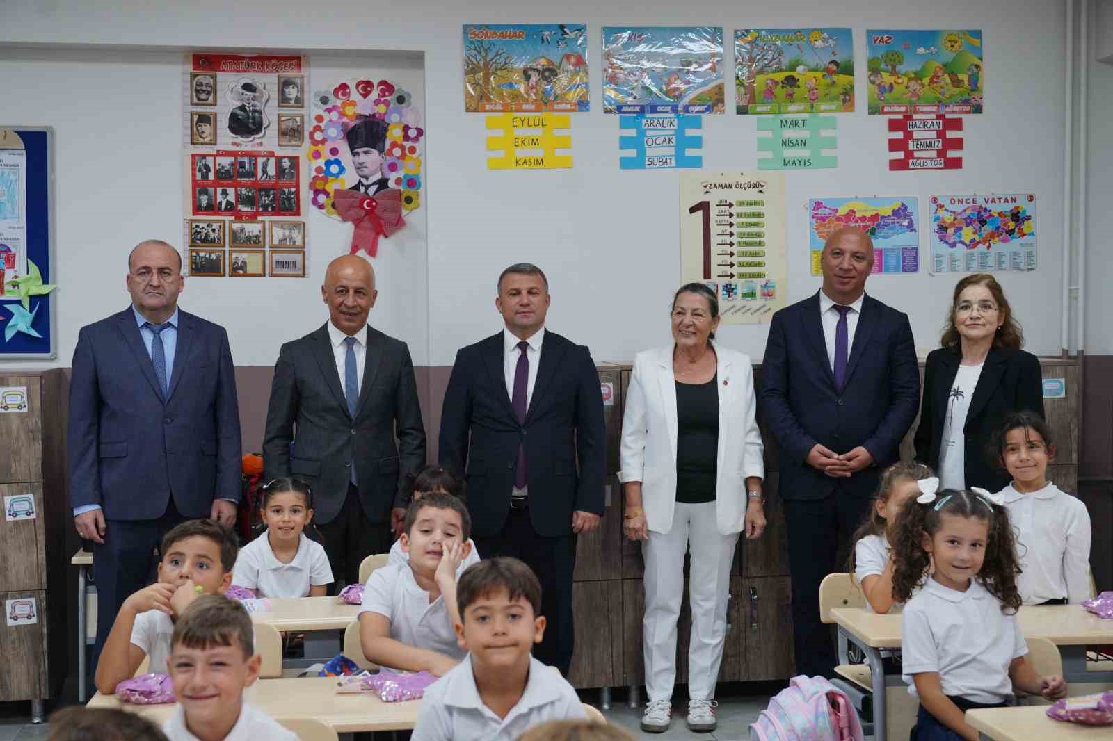 Ayvalık’ta İlköğretim Haftası'nda Neşeli Bir Başlangıç