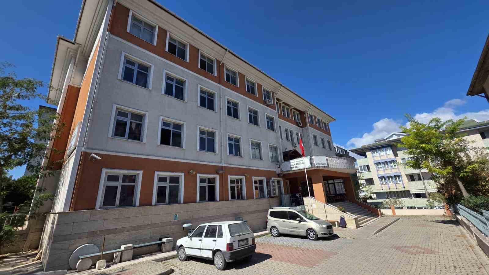 Bandırma Halk Eğitimi Merkezi'nde Yeni Kurs Dönemi Başladı