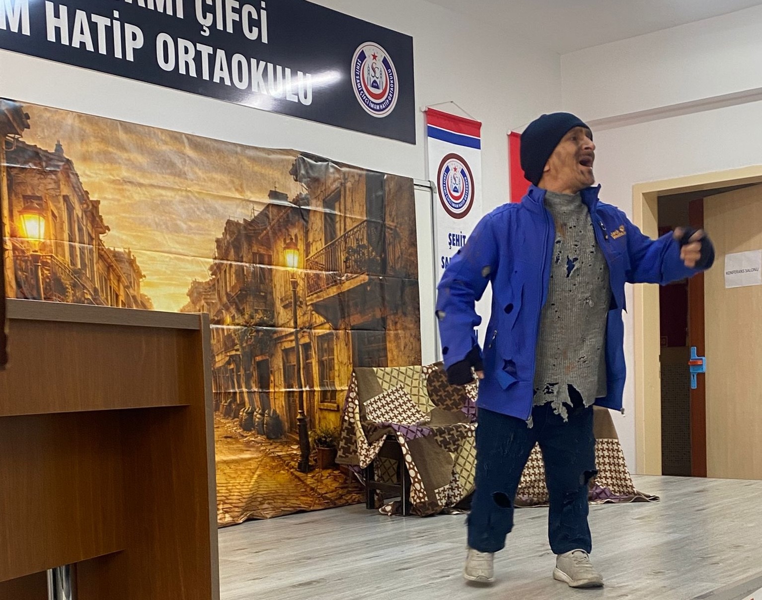 Ercan Kubaş'tan Ayvalık’a Özel Gösterim: Yalnız Bir Adamın Hikâyesi