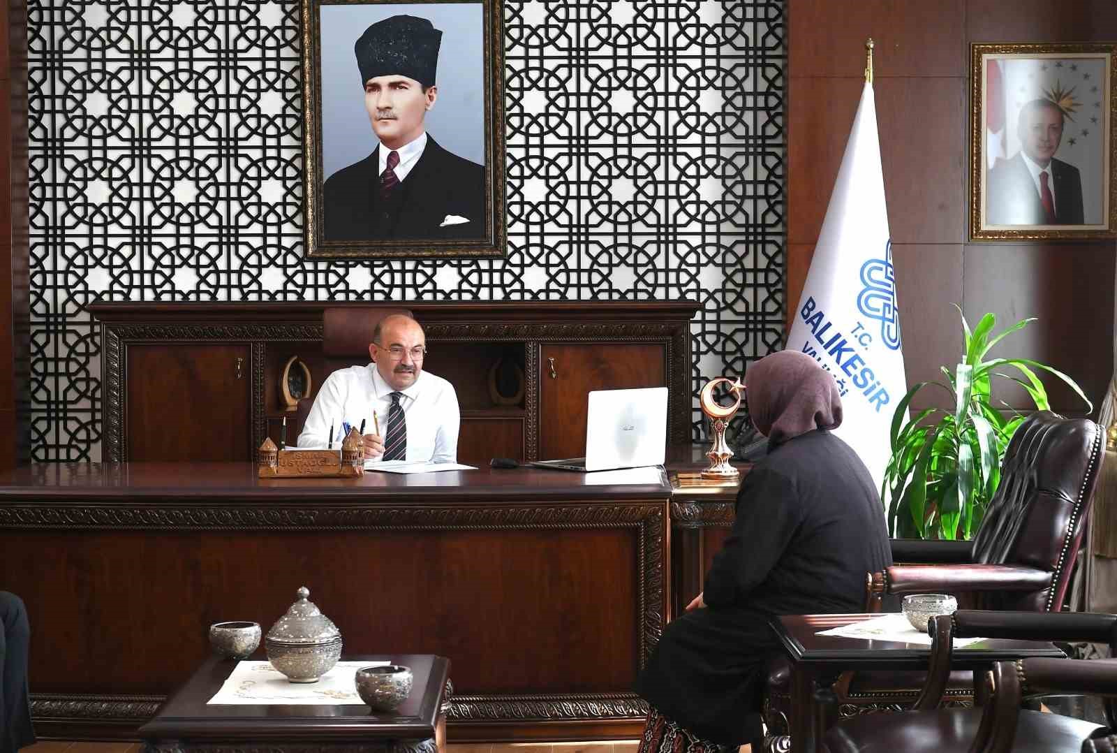 Vali Ustaoğlu, Balıkesirli Vatandaşlarla Buluştu