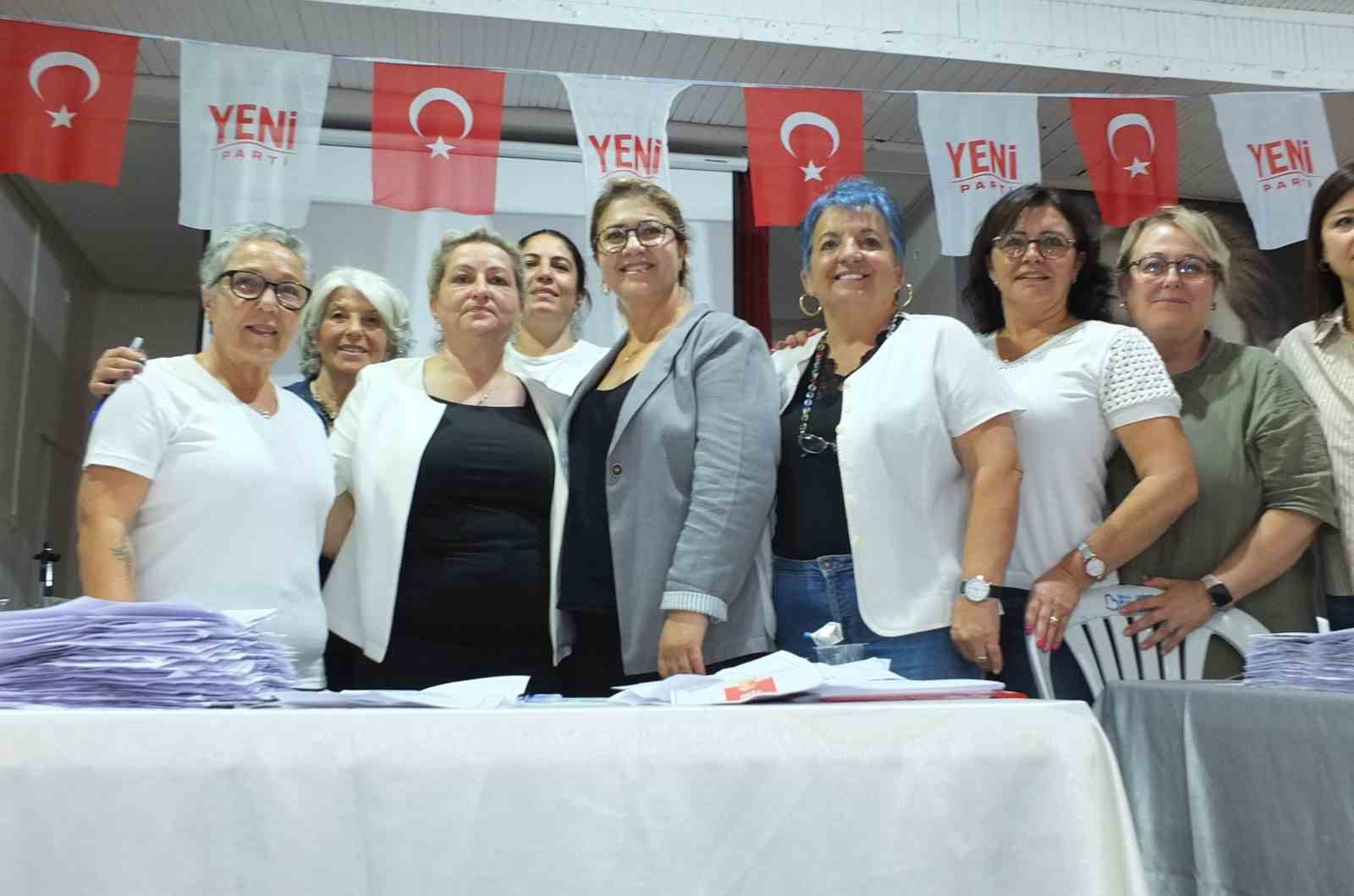 Burhaniye'de Yeni Parti'nin Yeni Başkanı Çiğdem Avcu Oldu