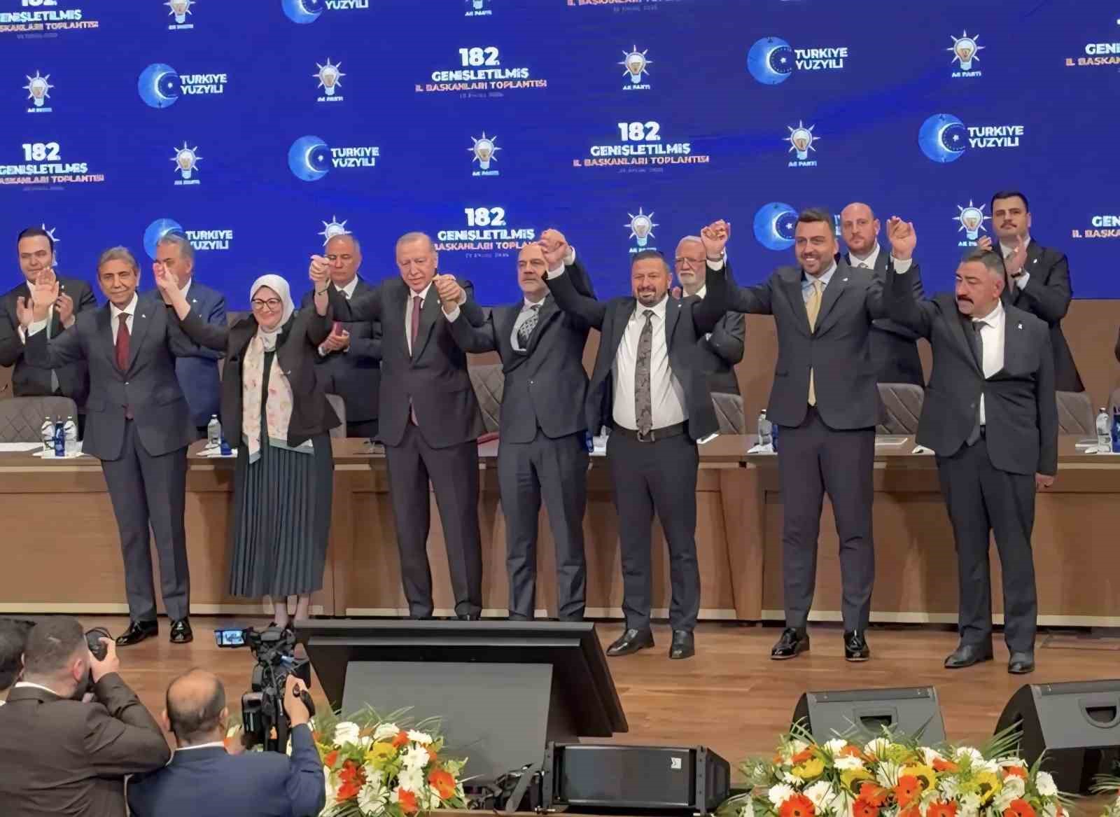 Marmara Adalar Belediye Başkanı Aydın Dinçer, AK Parti'ye Katıldı