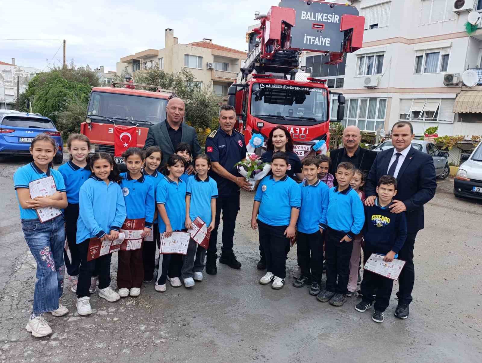 Bağyüzü İlkokulu Öğrencilerinden İtfaiyecilere Anlamlı Ziyaret