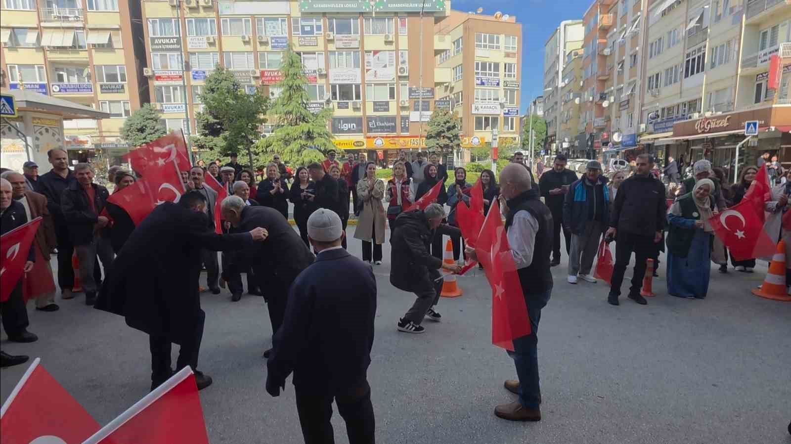 Balıkesir'de Dünya Yaşlılar Günü Coşkuyla Kutlandı