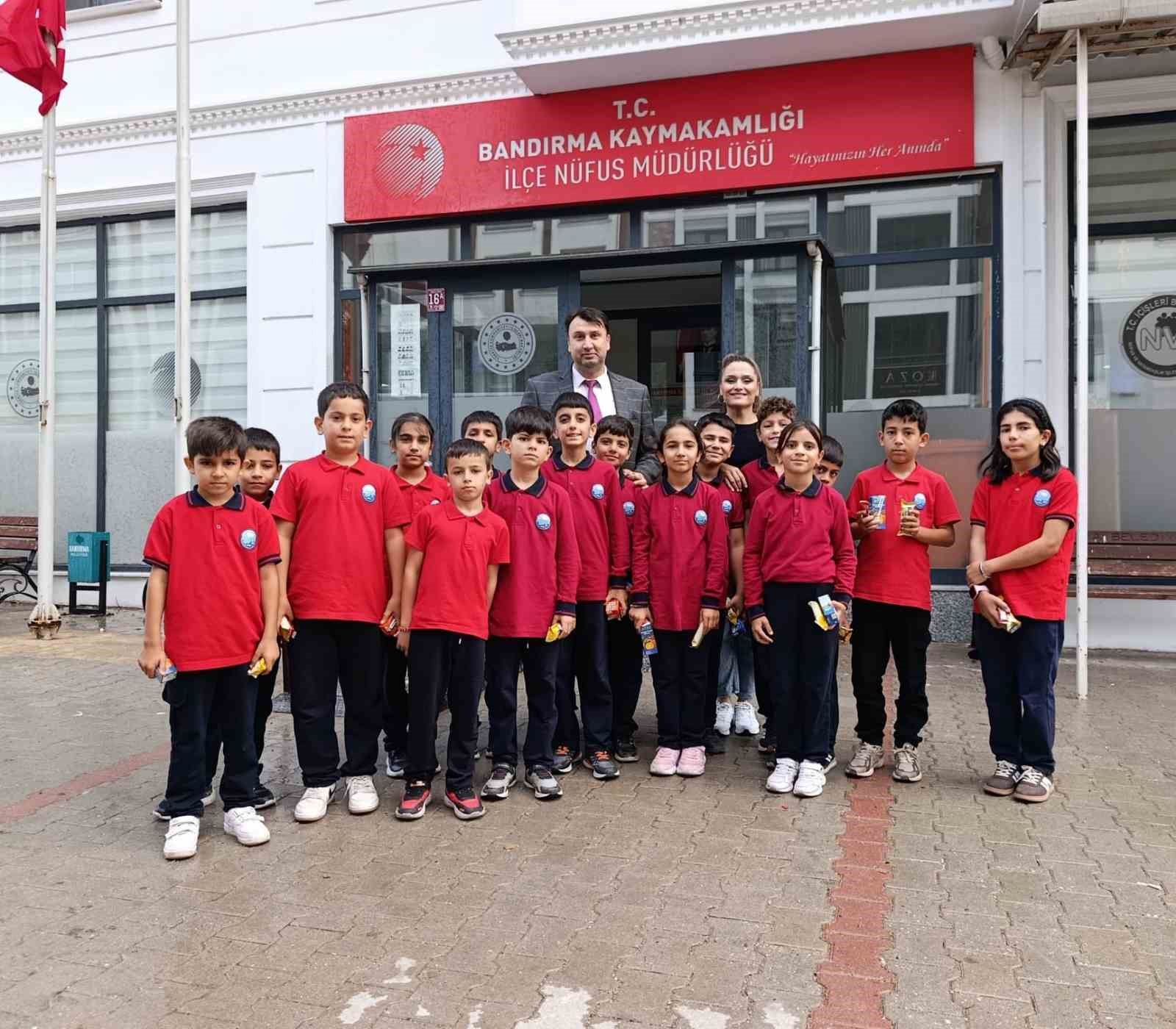 Minik Öğrencilerden Emniyet ve Nüfus Müdürlüğüne Merak Dolu Ziyaret
