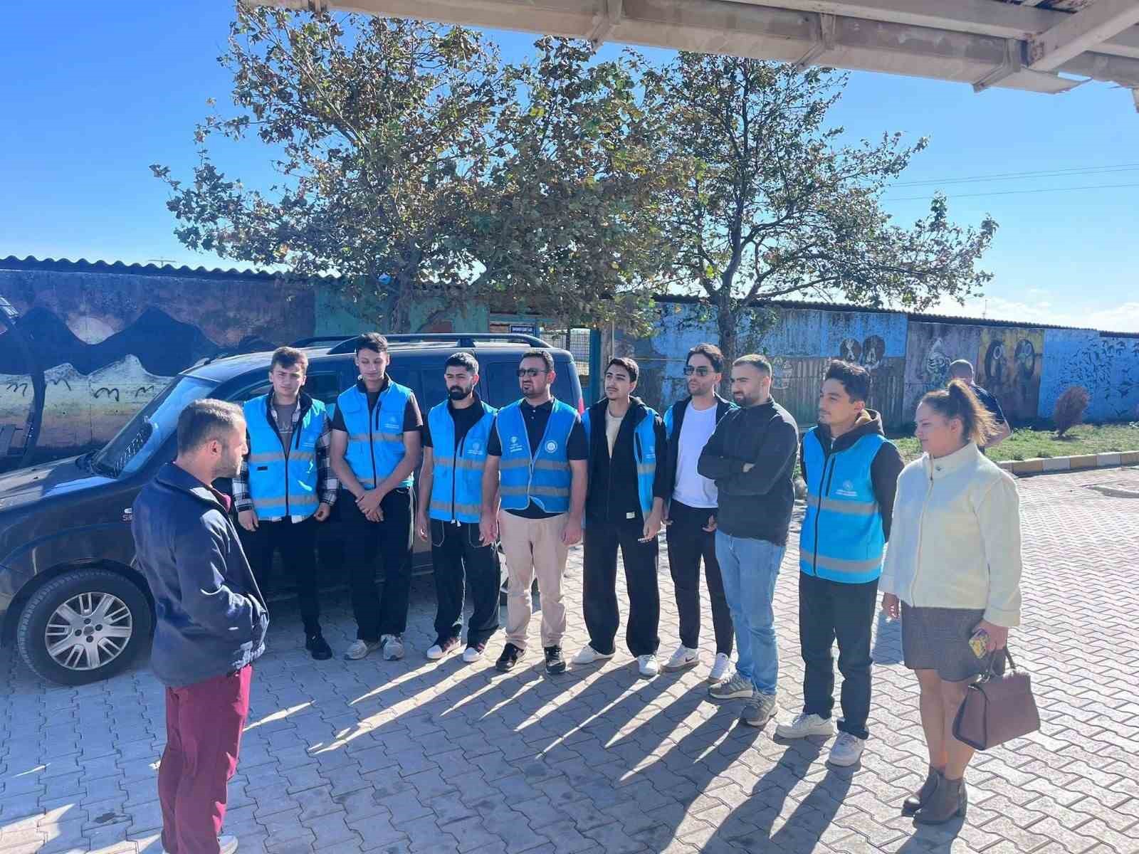 Kuşcenneti KYK Öğrencileri Sokak Hayvanları İçin Bir Araya Geldi