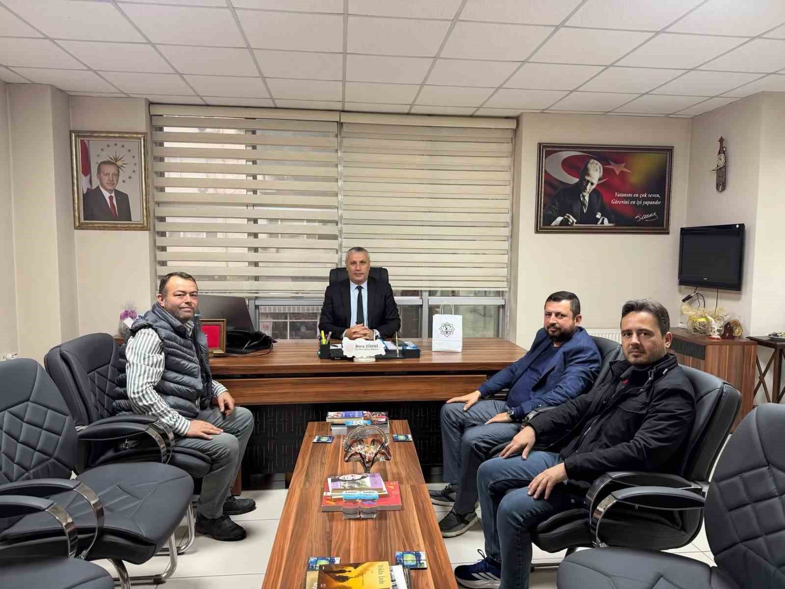 Burhaniye'de Yörük Türkmen Derneği'nden Eğitim Müdürü'ne Ziyaret