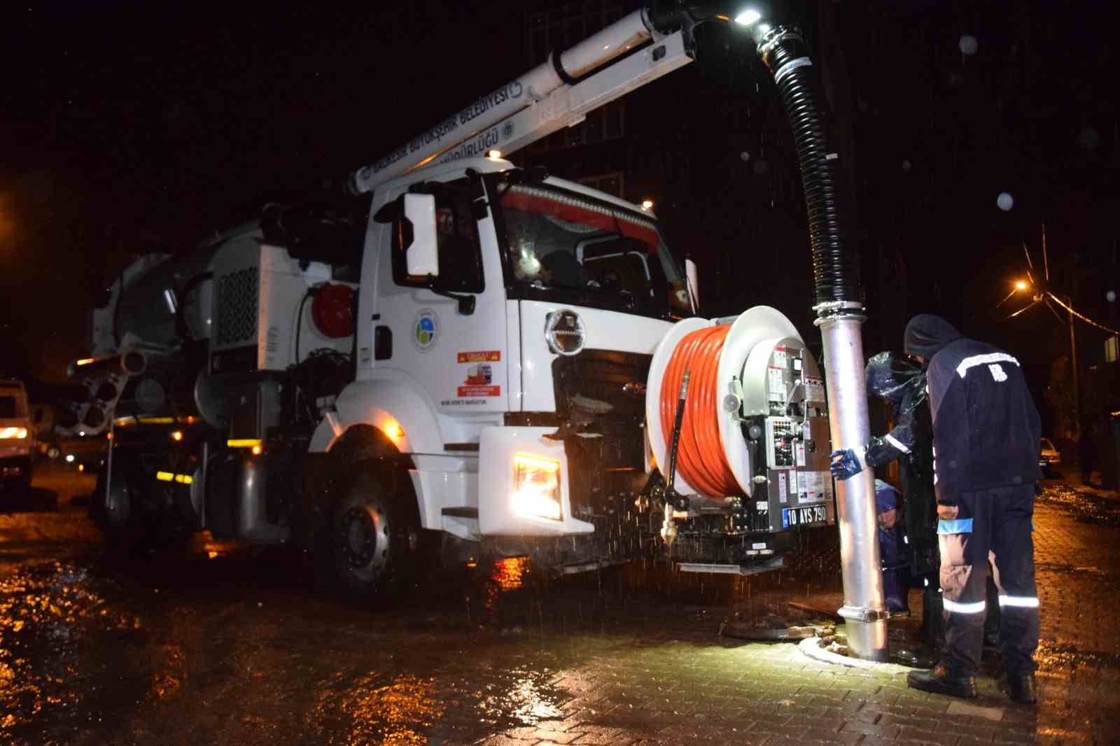 Balıkesir'de Sağanak Yağışlar İçin Ekipler Teyakkuzda