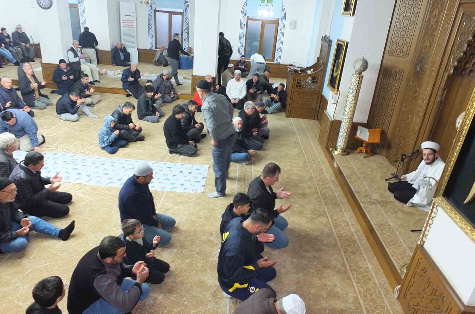 Burhaniye’de Sabah Namazı Buluşmaları İlgiyle Devam Ediyor