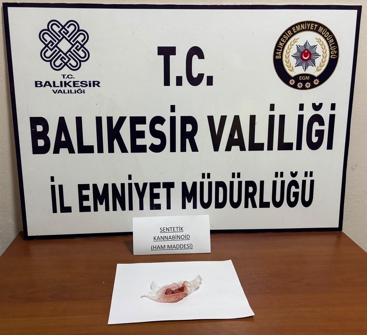 Manyas’ta Uyuşturucu Operasyonu: İki Gözaltı