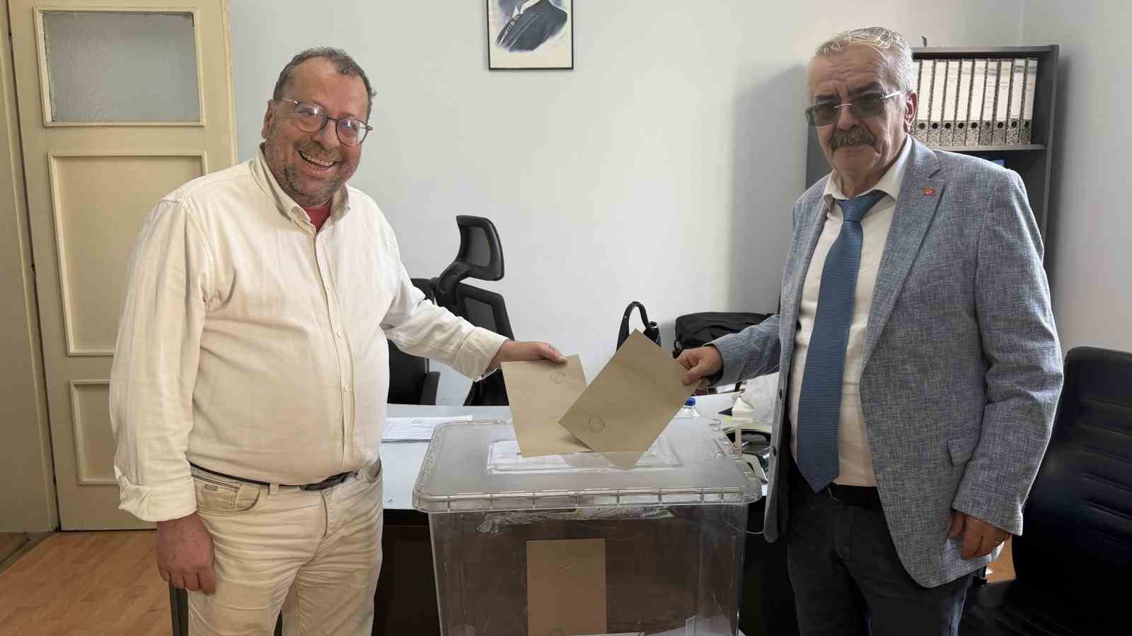 Edremit Ticaret Borsası’nda Başkanlık Seçimi Heyecanı Sarmaladı