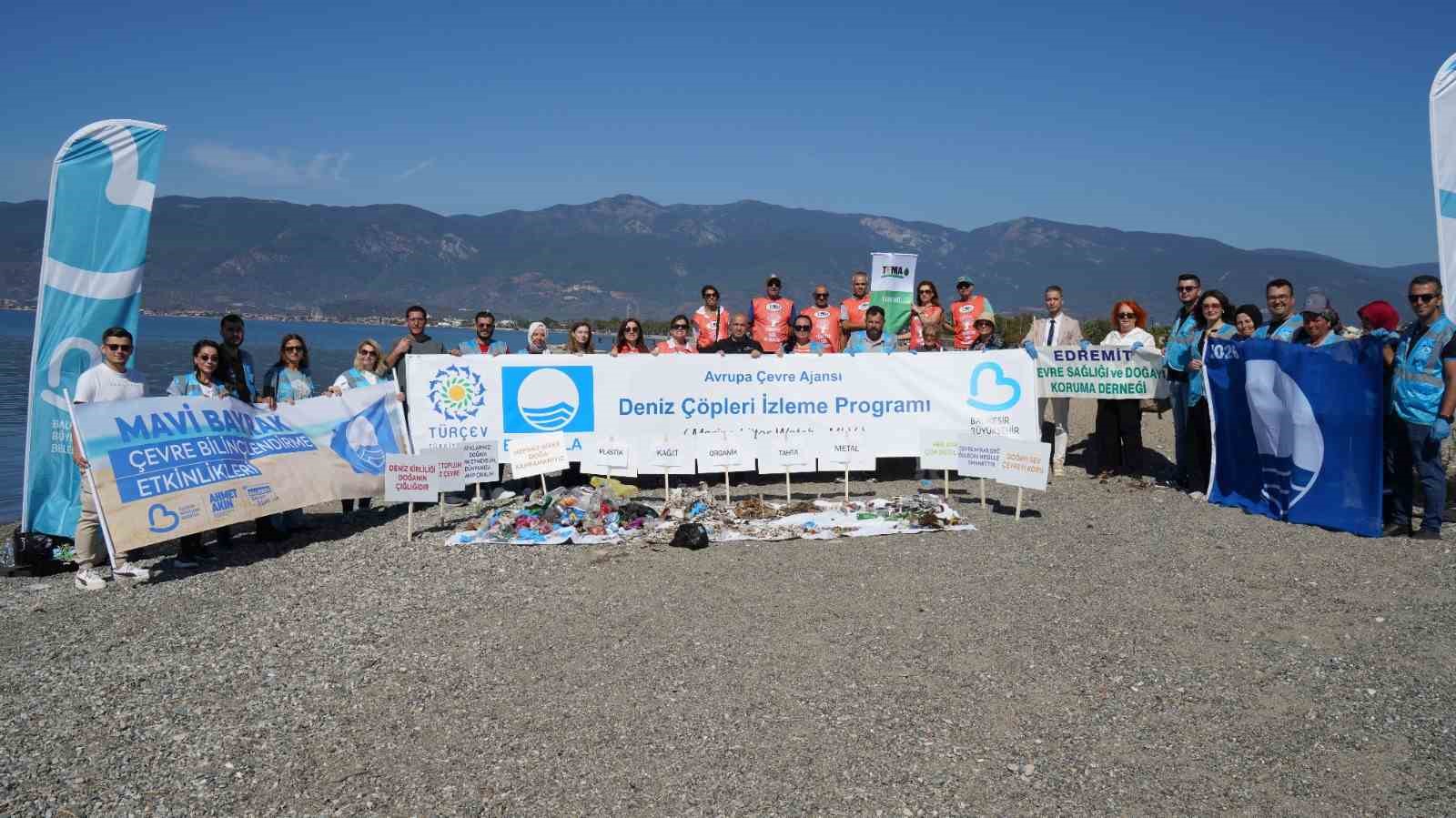 Balıkesir'de Kıyı Temizliği ile Deniz Ekosistemine Destek