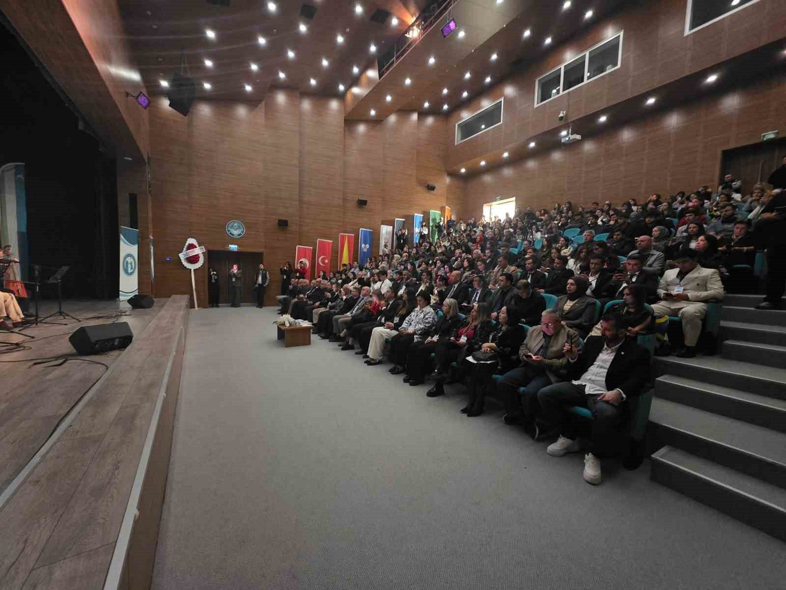 Bandırma'nın Tarihî Mezar Taşları Uluslararası Kongrede Gün Yüzüne Çıktı