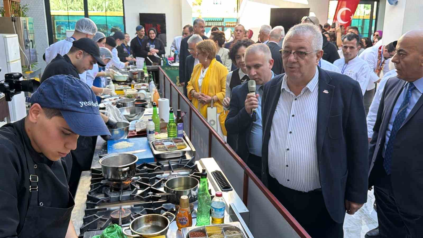 Edremit'te Kazdağları Gastronomi Festivali Coşkuyla Başladı