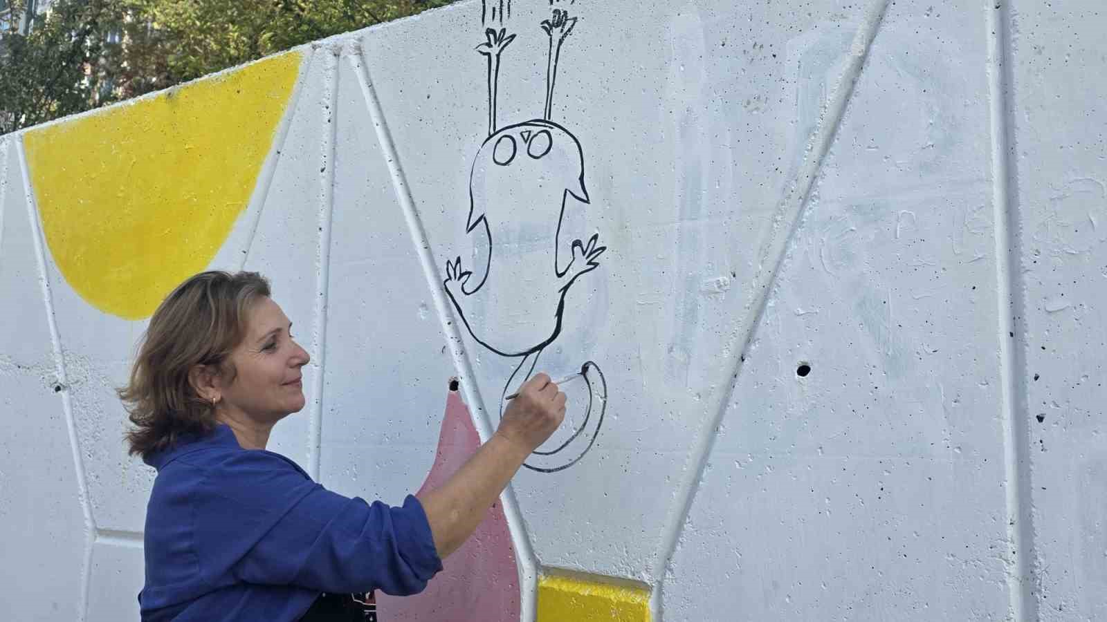 Bandırma'da Vecihibey Caddesi'nde Sanat Dolu Bir Dönüşüm Başladı