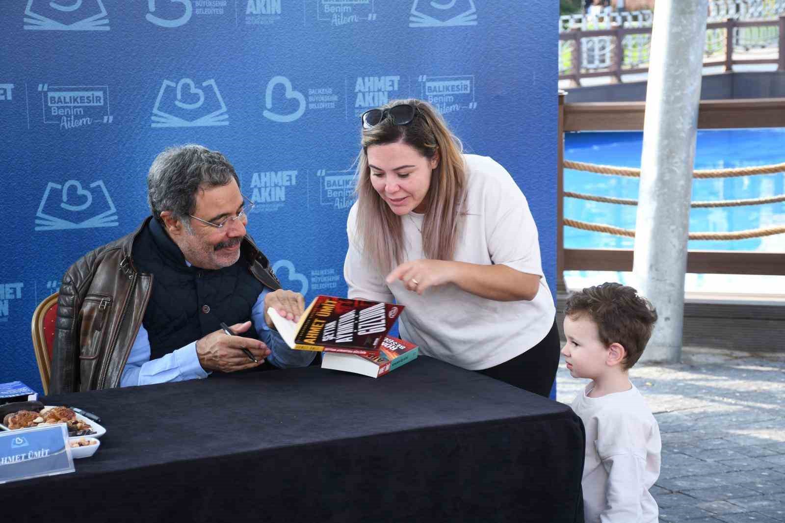 Balıkesir Kitap Fuarı'nda Yazarlarla Dolu Bir Gün