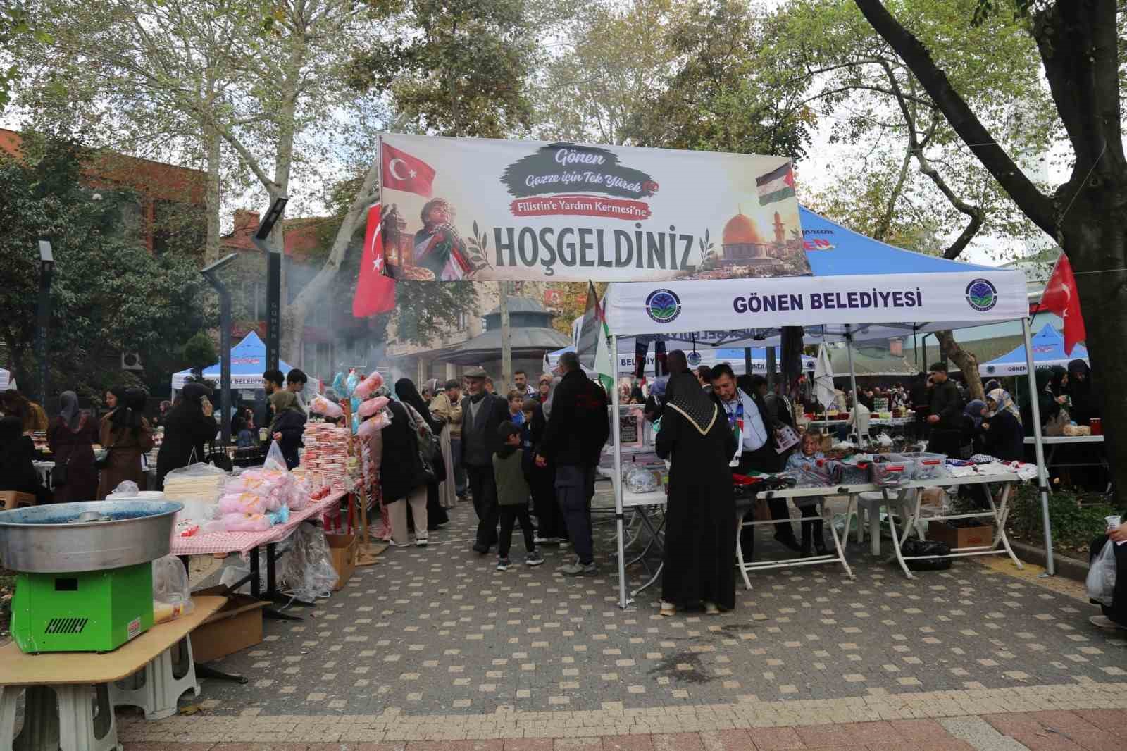 Gönen'de Gazze İçin Dayanışma Etkinliği Düzenlendi