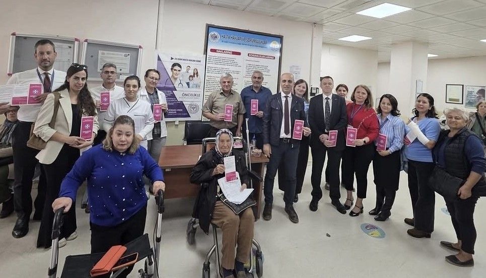 Edremit'te Hasta Hakları Günü'nde Farkındalık Etkinliği Düzenlendi