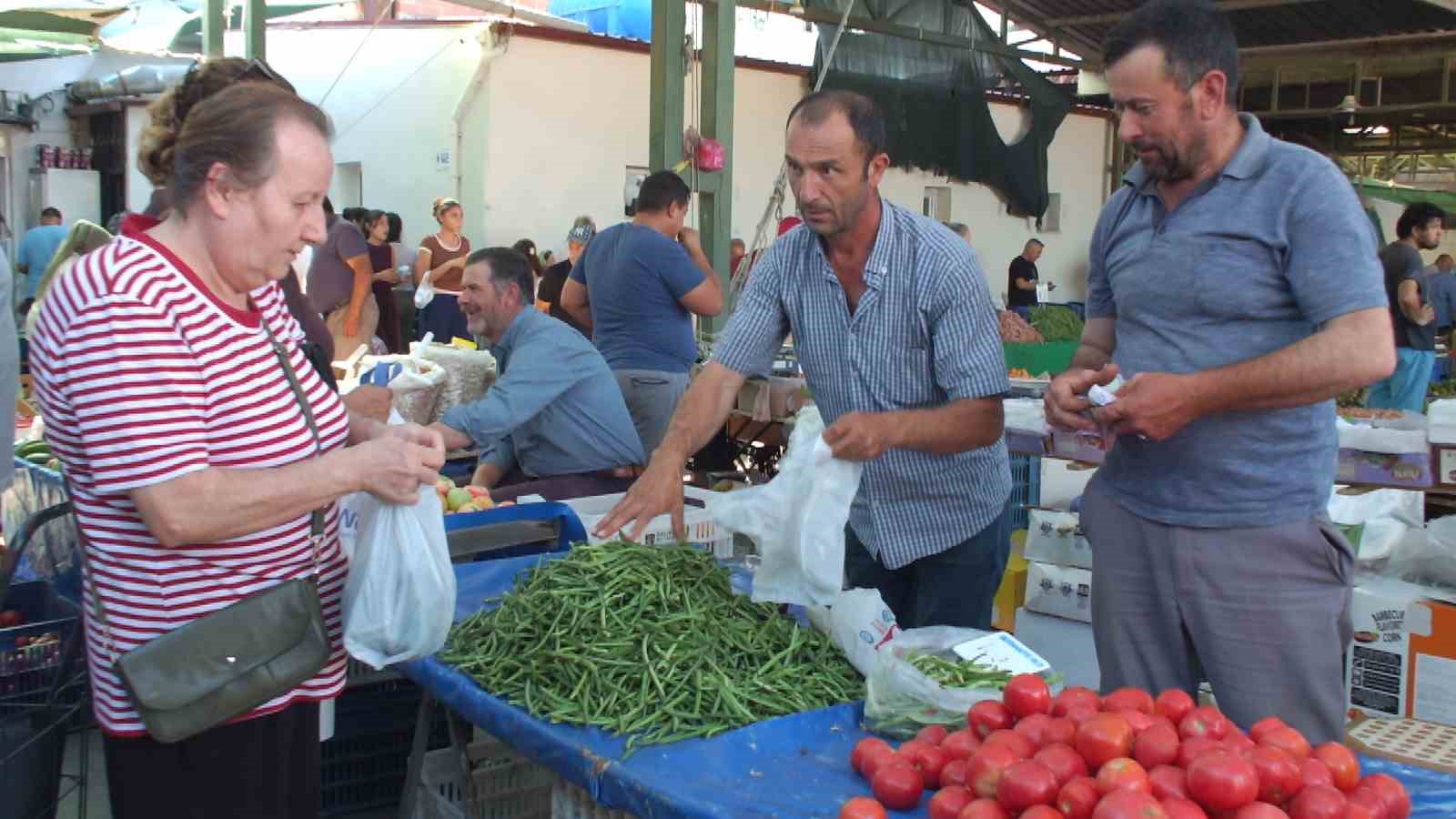 Burhaniye'de Organik Ürünler Pazarı Hayata Geçti
