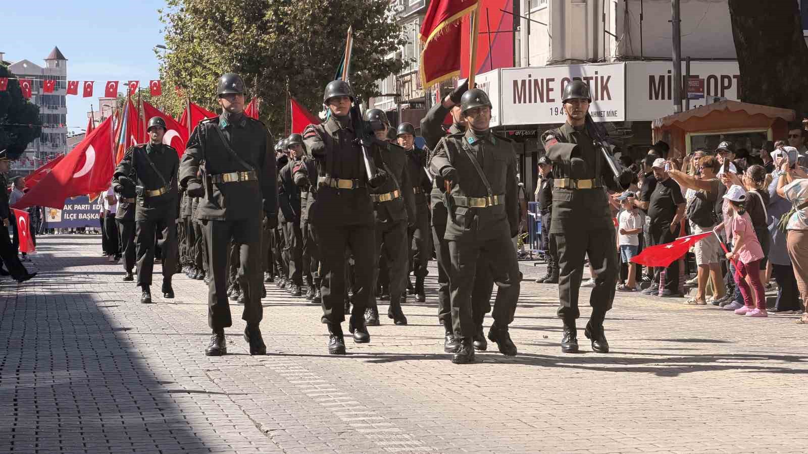 Edremit’te Kurtuluş Coşkusu: 104. Yıl Kutlamaları Gerçekleşti