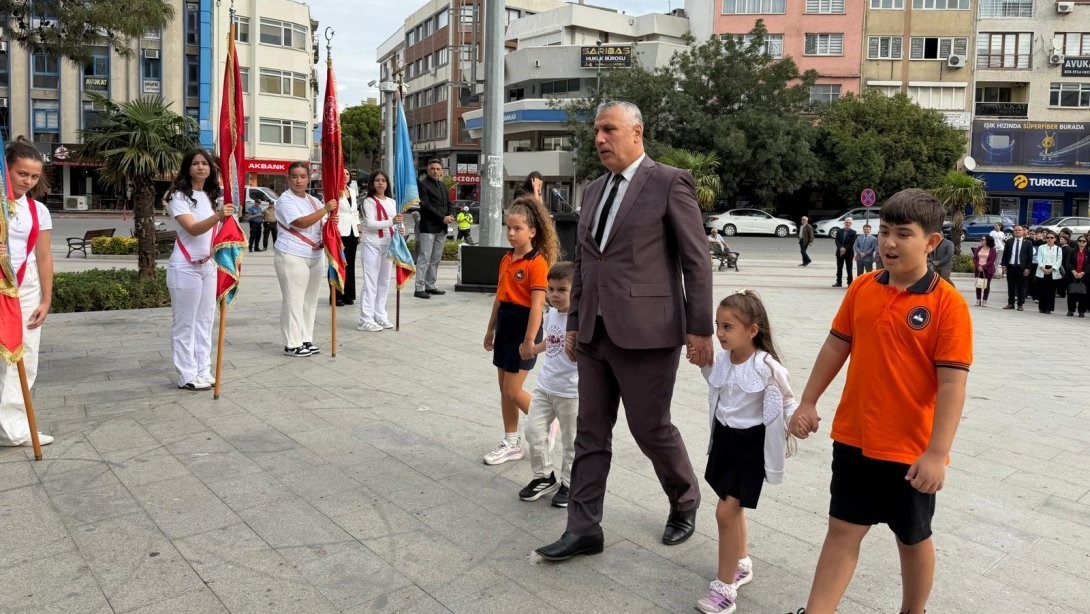 Burhaniye'de İlköğretim Haftası Coşkuyla Kutlandı