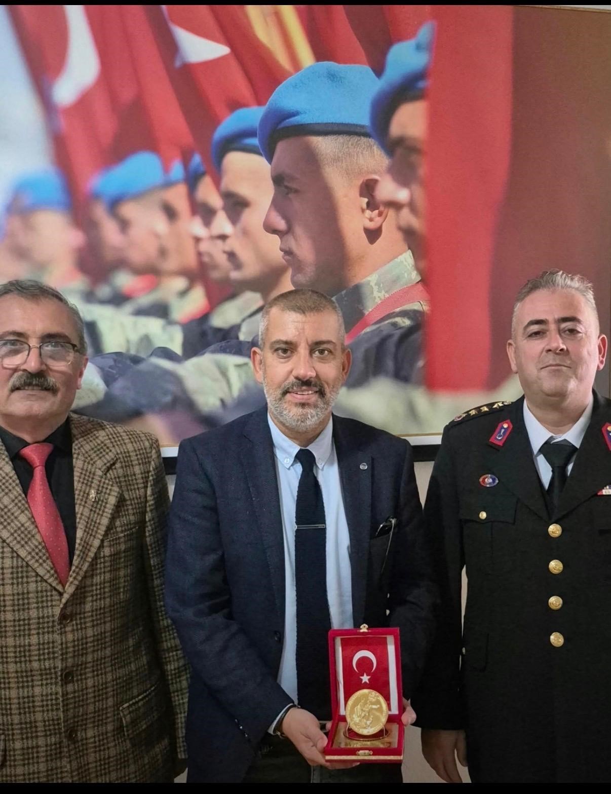Hayırsever İş İnsanına Ödül: Altın Madalya ve Berat Töreni