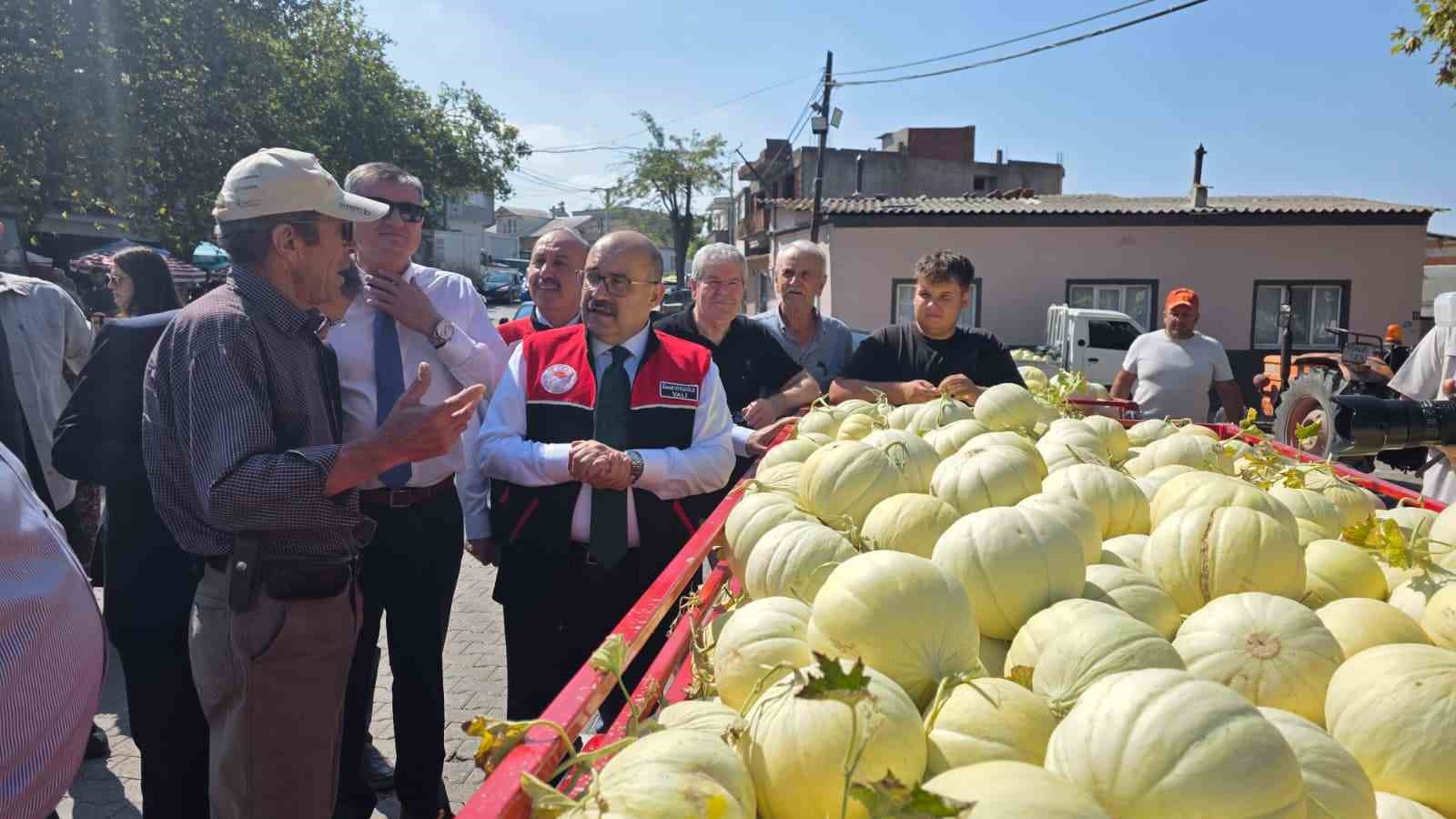 Balıkesir'de Ata Tohumuyla Yetiştirilen Beyaz Kavun Hasadı Coşkuyla Başladı