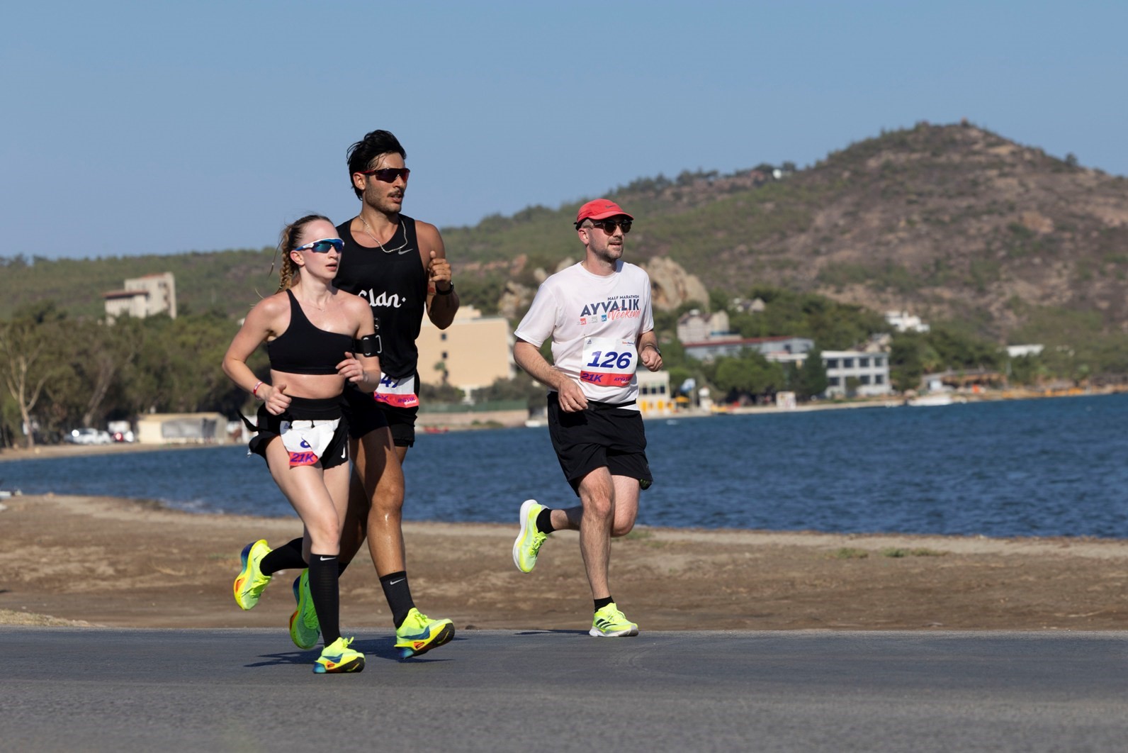 Ayvalık’ta Kurtuluş Yarı Maratonu Rüzgarı Esti