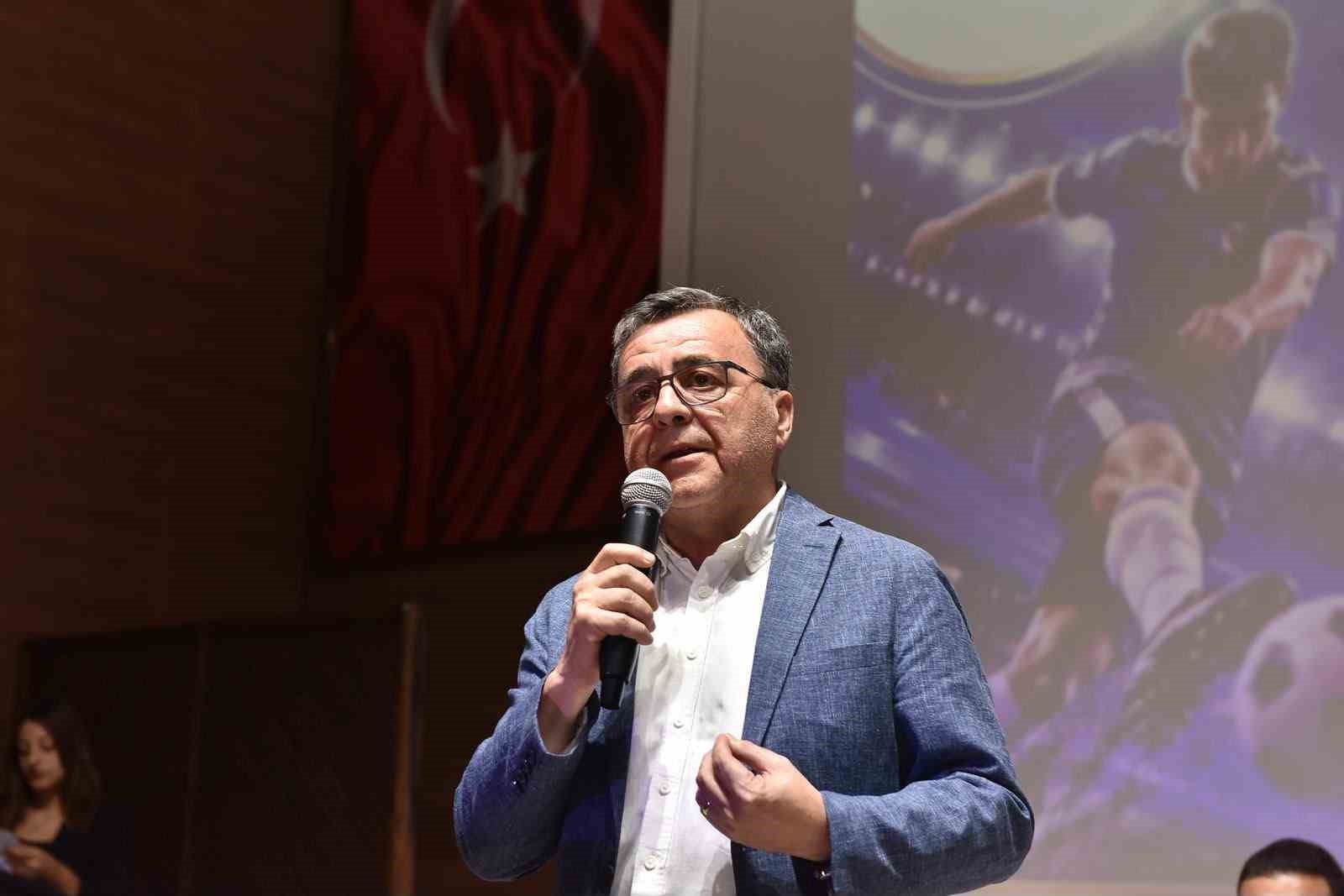 Altıeylül Yaz Spor Okulları Sezonu Coşkuyla Kapanış Töreniyle Tamamlandı