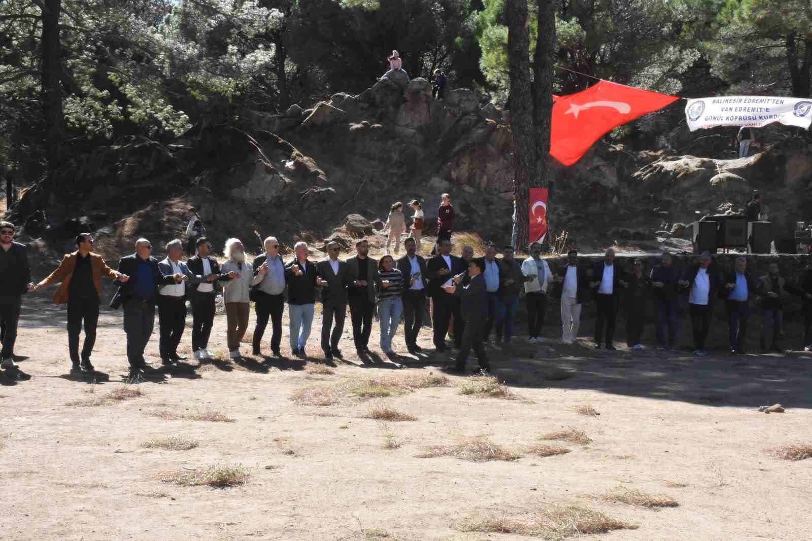 Kazdağları'nda Kardeşlik Coşkusu: Geleneksel Piknik ve Halay Şenliği