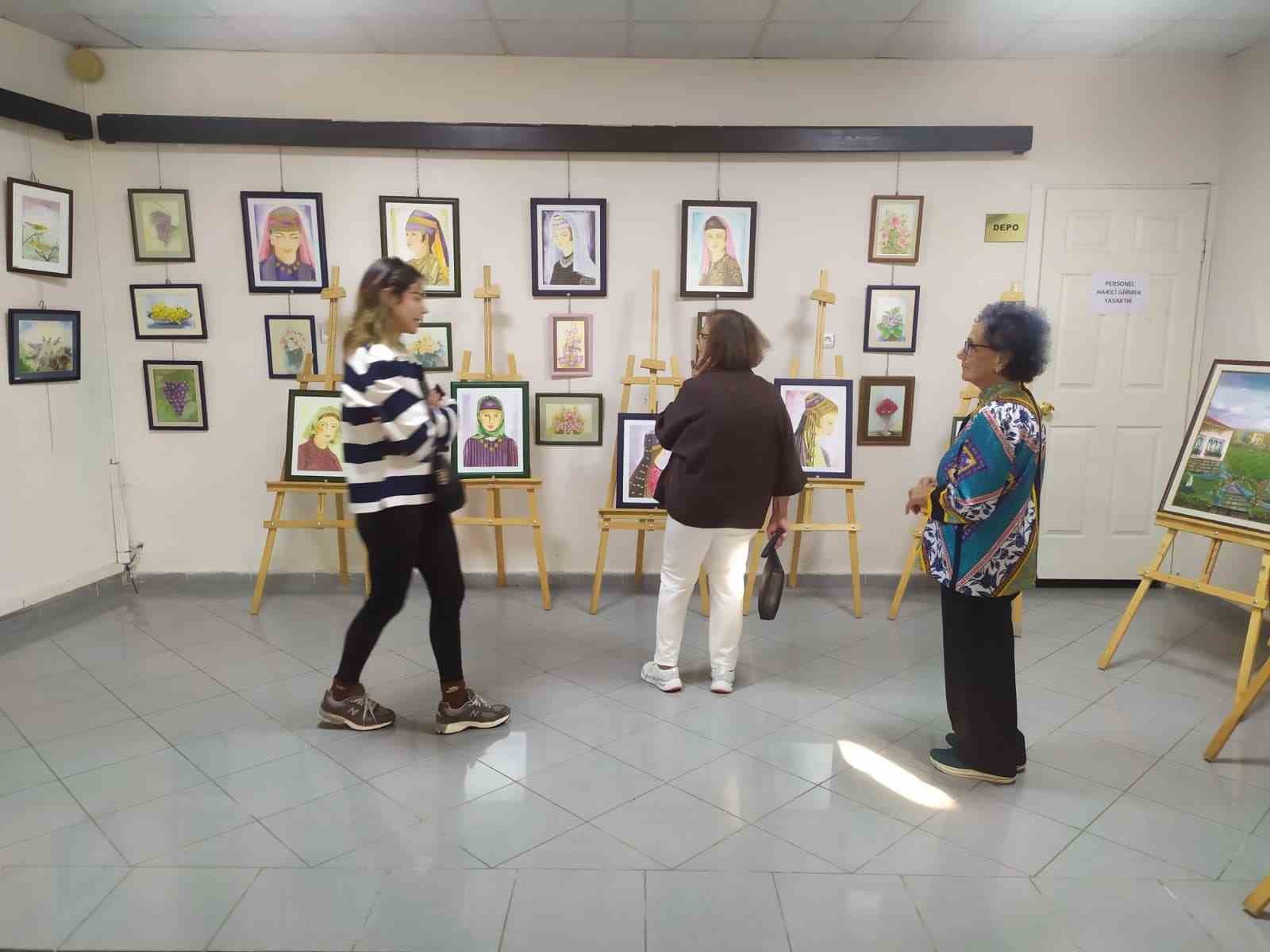 85 Yaşındaki Burhaniyeli Ressam, Edremit'te 28. Sergisini Açtı
