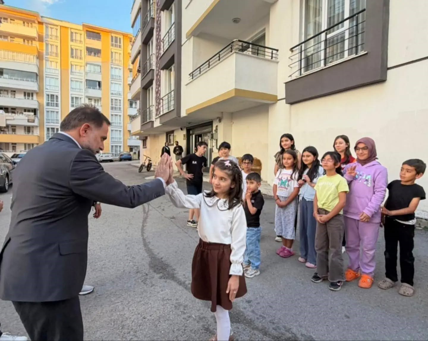 Başkan Uçar, Hilalkent'te Vatandaşların Taleplerini Dinledi