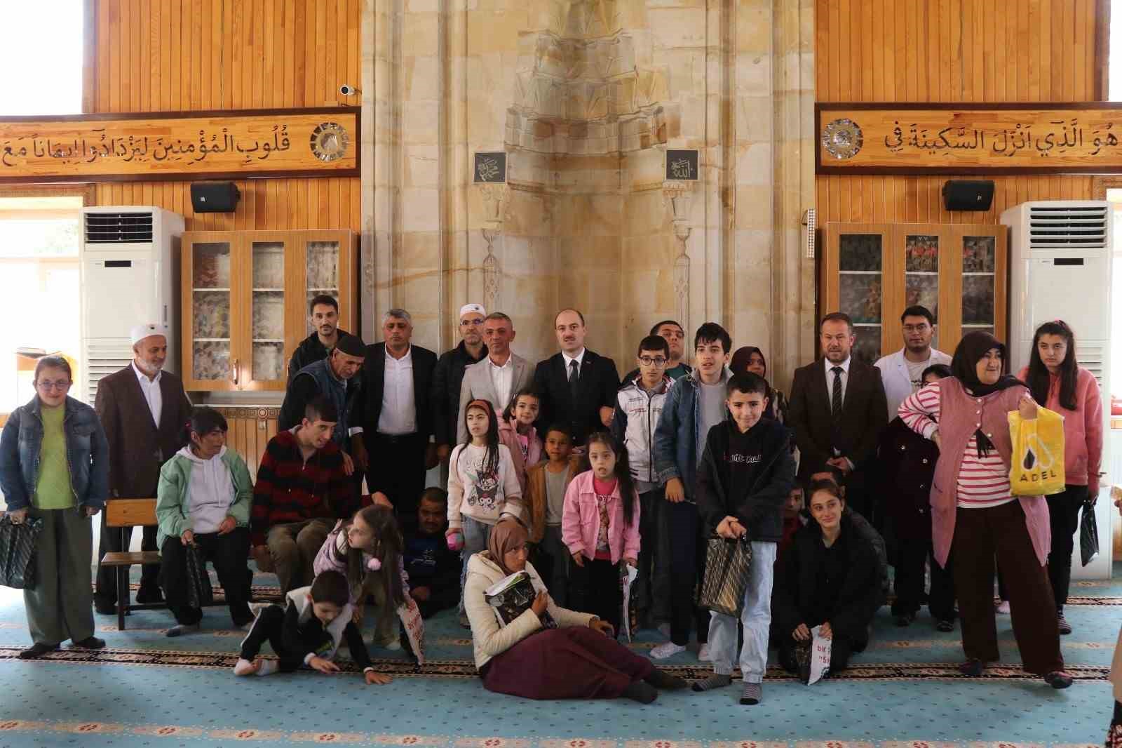 Engelsiz Cami Buluşması: Özel İhtiyaçlı Öğrencilerle Dolu Bir Gün