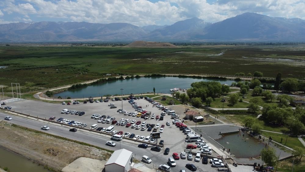 Erzincanlıların Sıcak Hava Kaçamağı: Ekşisu Mesiresi
